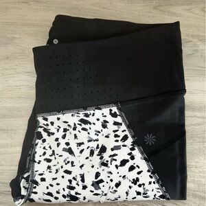 Athleta Stealth Printed TruCool Capri Tights High Rise Compression Sculptek LT